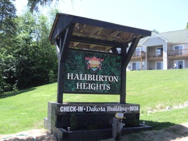 Getaways At Haliburton Heights Apart otel Dysart et Al Dış mekan fotoğraf